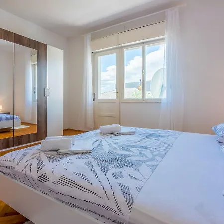 Komfortables Nur 430 Meter Zum Mit Meerblick, Balkon, Terrasse, Grillbereich