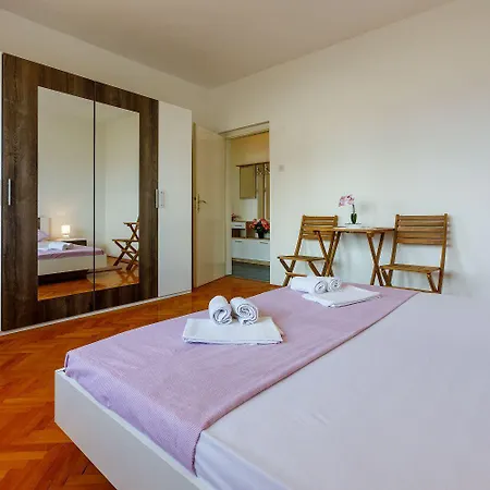 Komfortables Nur 430 Meter Zum Mit Meerblick, Balkon, Terrasse, Grillbereich شقة