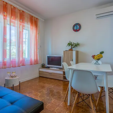 Komfortables Nur 430 Meter Zum Mit Meerblick, Balkon, Terrasse, Grillbereich