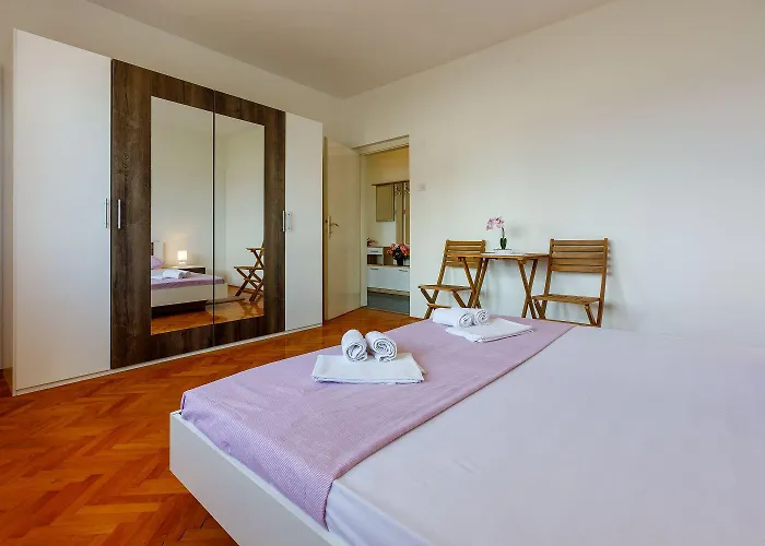 Komfortables Nur 430 Meter Zum Mit Meerblick, Balkon, Terrasse, Grillbereich アパート