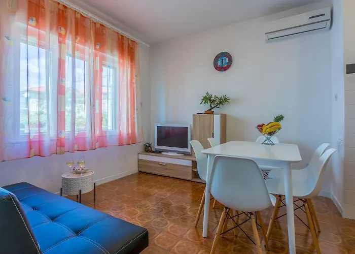 Komfortables Nur 430 Meter Zum Mit Meerblick, Balkon, Terrasse, Grillbereich