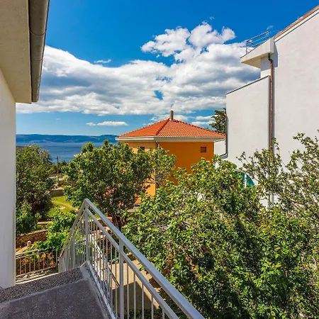 Apartamento Komfortables Nur 430 Meter Zum Mit Meerblick, Balkon, Terrasse, Grillbereich Novi Vinodolski