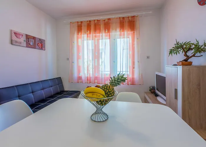 Komfortables Nur 430 Meter Zum Mit Meerblick, Balkon, Terrasse, Grillbereich * Novi Vinodolski