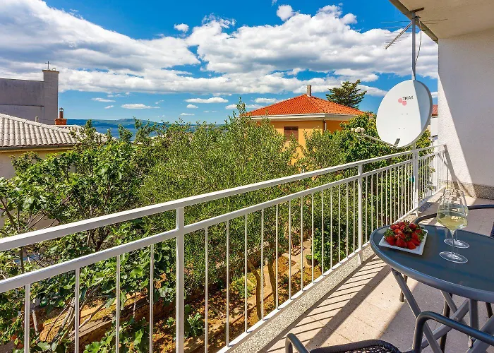 Komfortables Nur 430 Meter Zum Mit Meerblick, Balkon, Terrasse, Grillbereich * Novi Vinodolski