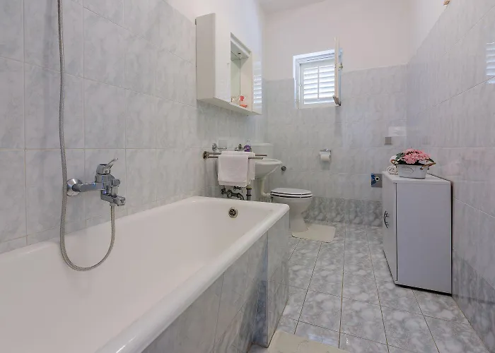 Komfortables Nur 430 Meter Zum Mit Meerblick, Balkon, Terrasse, Grillbereich Apartment