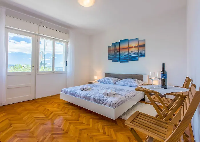 Apartment Komfortables Nur 430 Meter Zum Mit Meerblick, Balkon, Terrasse, Grillbereich Novi Vinodolski